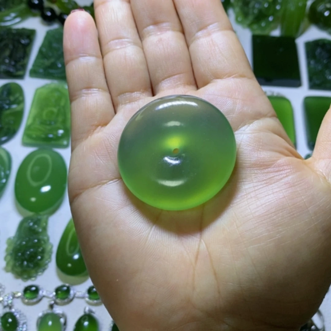 【闪购商品】蛇纹石玉颈饰未镶嵌