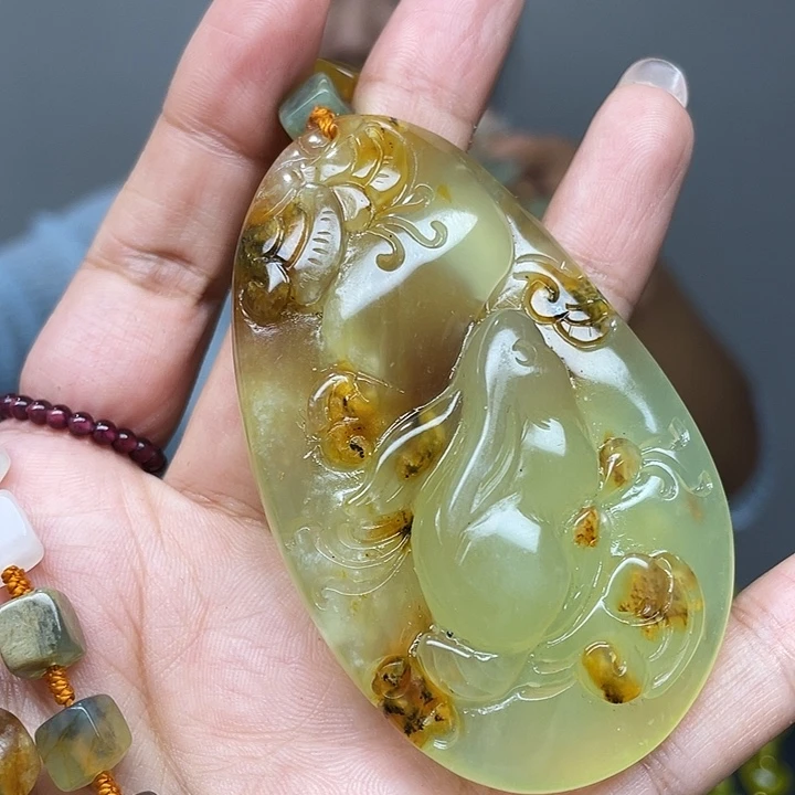 瑜***鱼蛇纹石玉未镶嵌颈饰