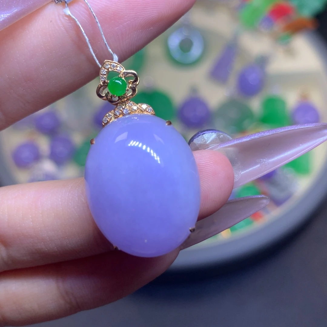 翡翠18K金镶嵌颈饰