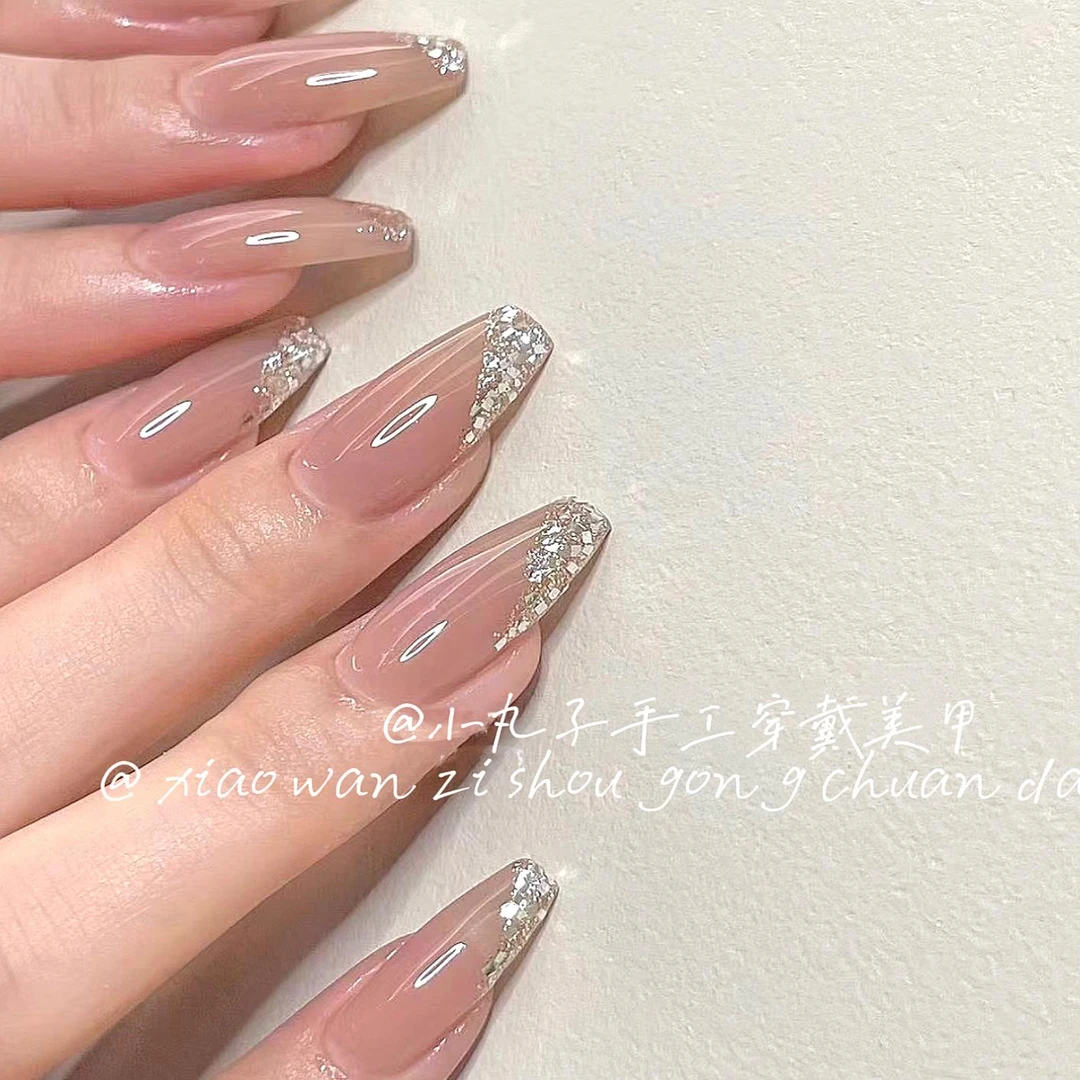 秋冬新款气质温柔裸色法式斜边亮片美甲手工穿戴甲高级感孕妇婚甲