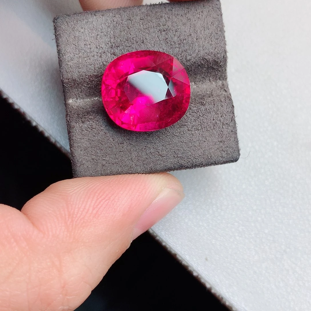 未镶嵌裸石红色碧玺裸石15.77克拉