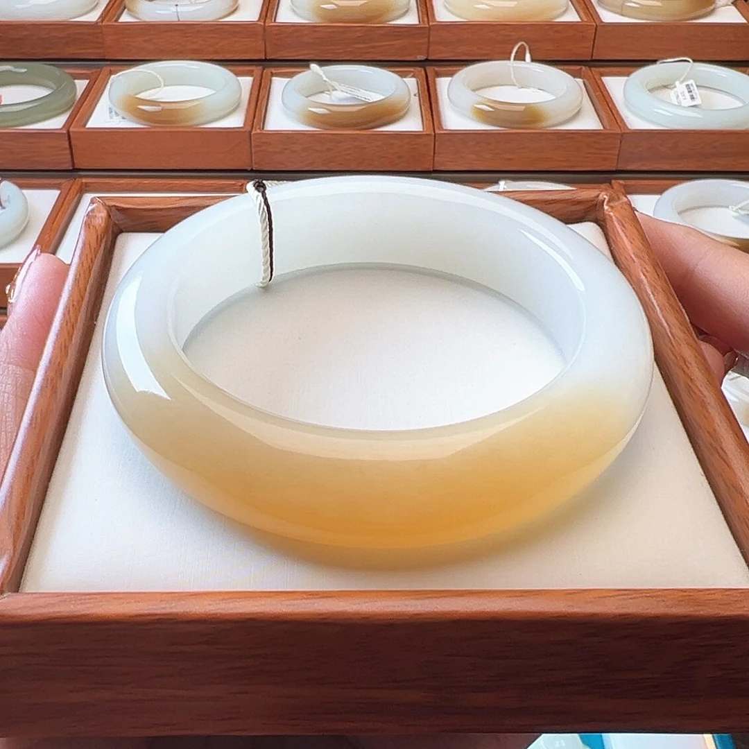 和田玉手镯未镶嵌57