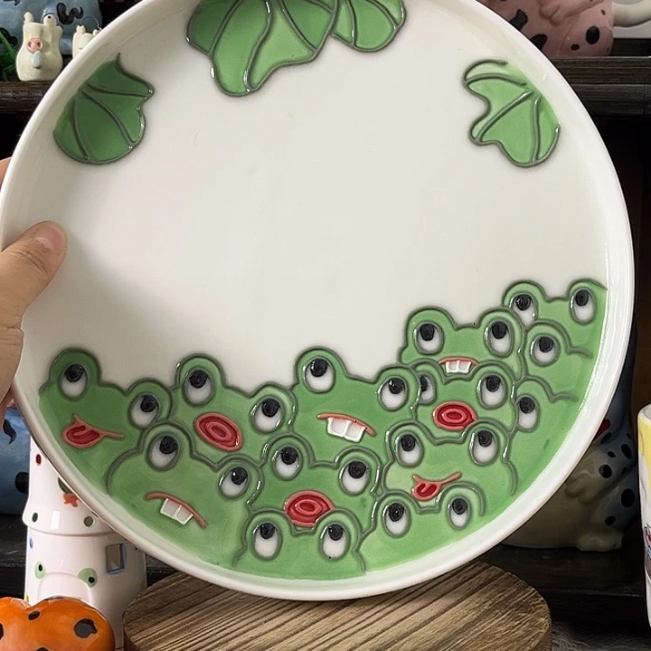 陶立线釉盘子小青蛙
