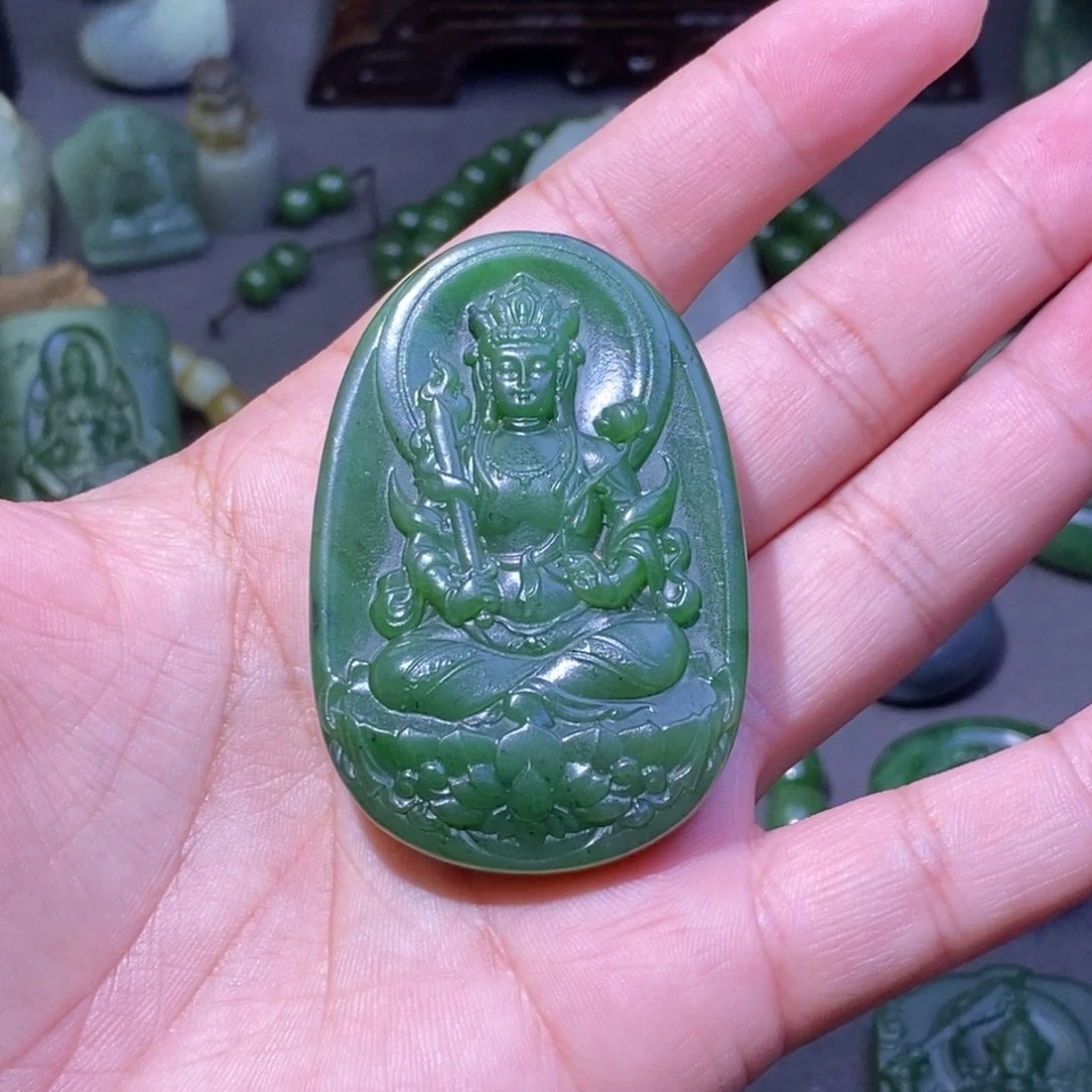 和田玉颈饰未镶嵌抬****?