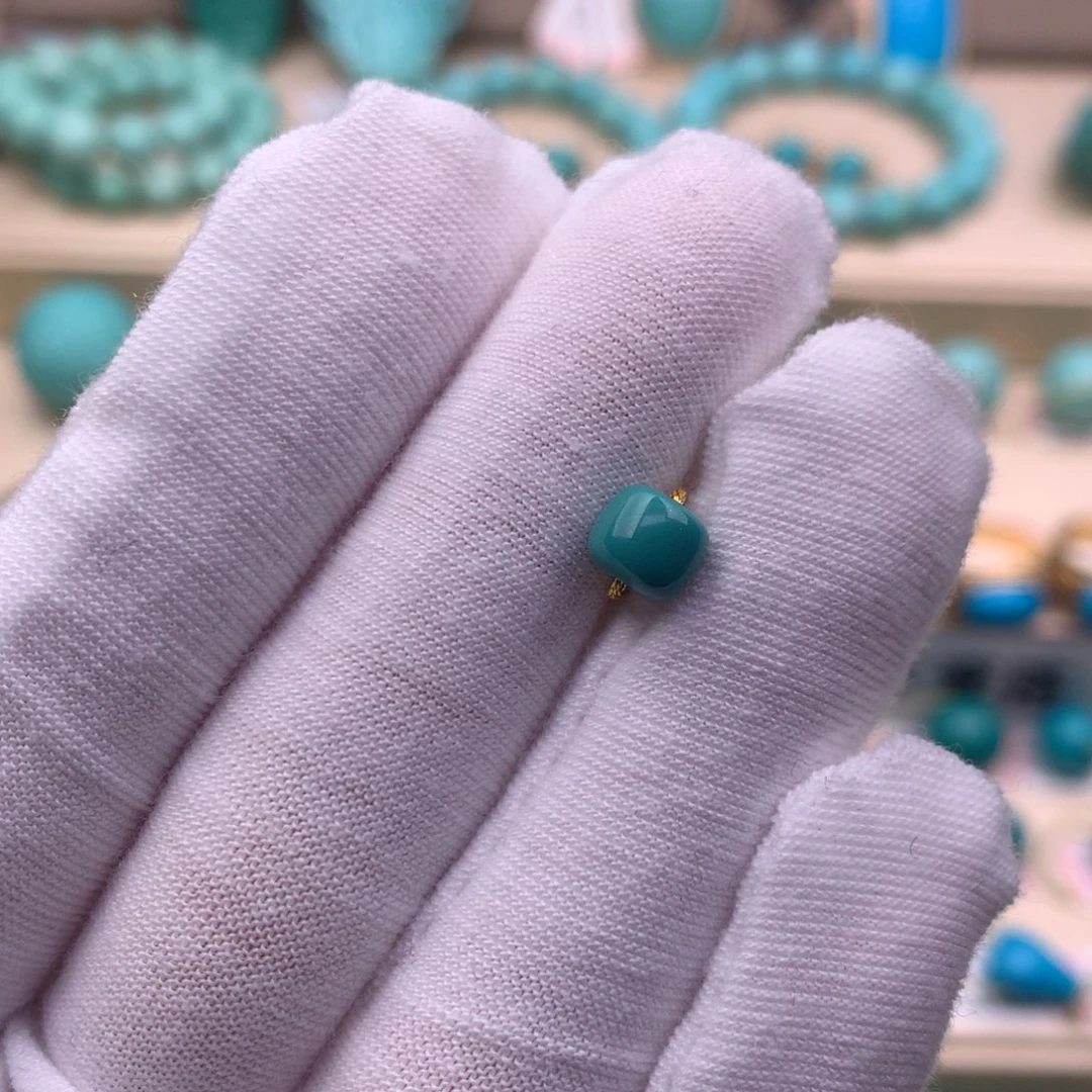 绿松石未镶嵌珠宝奇石6.2×5.3