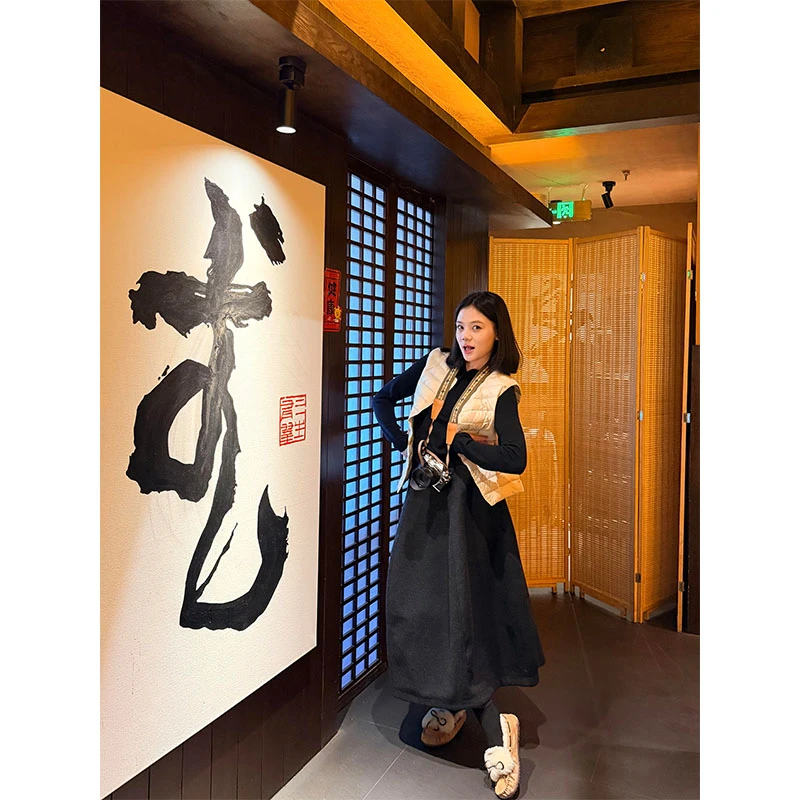 韩系小众套装休闲百搭黑色长袖打底衫洋气马甲上衣高腰显瘦半身裙