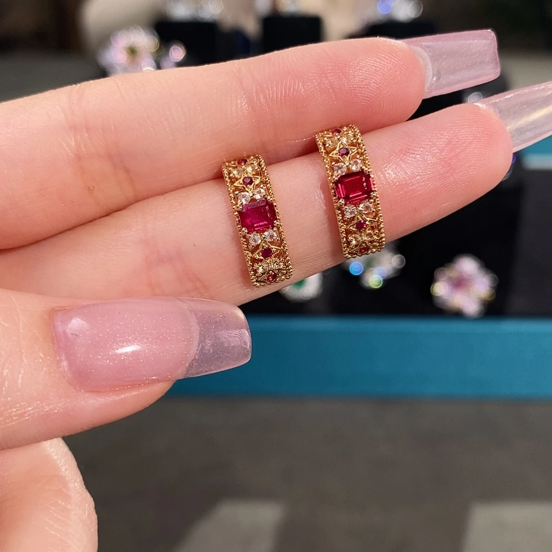 耳饰18K金镶嵌红宝石0.61ct无烧