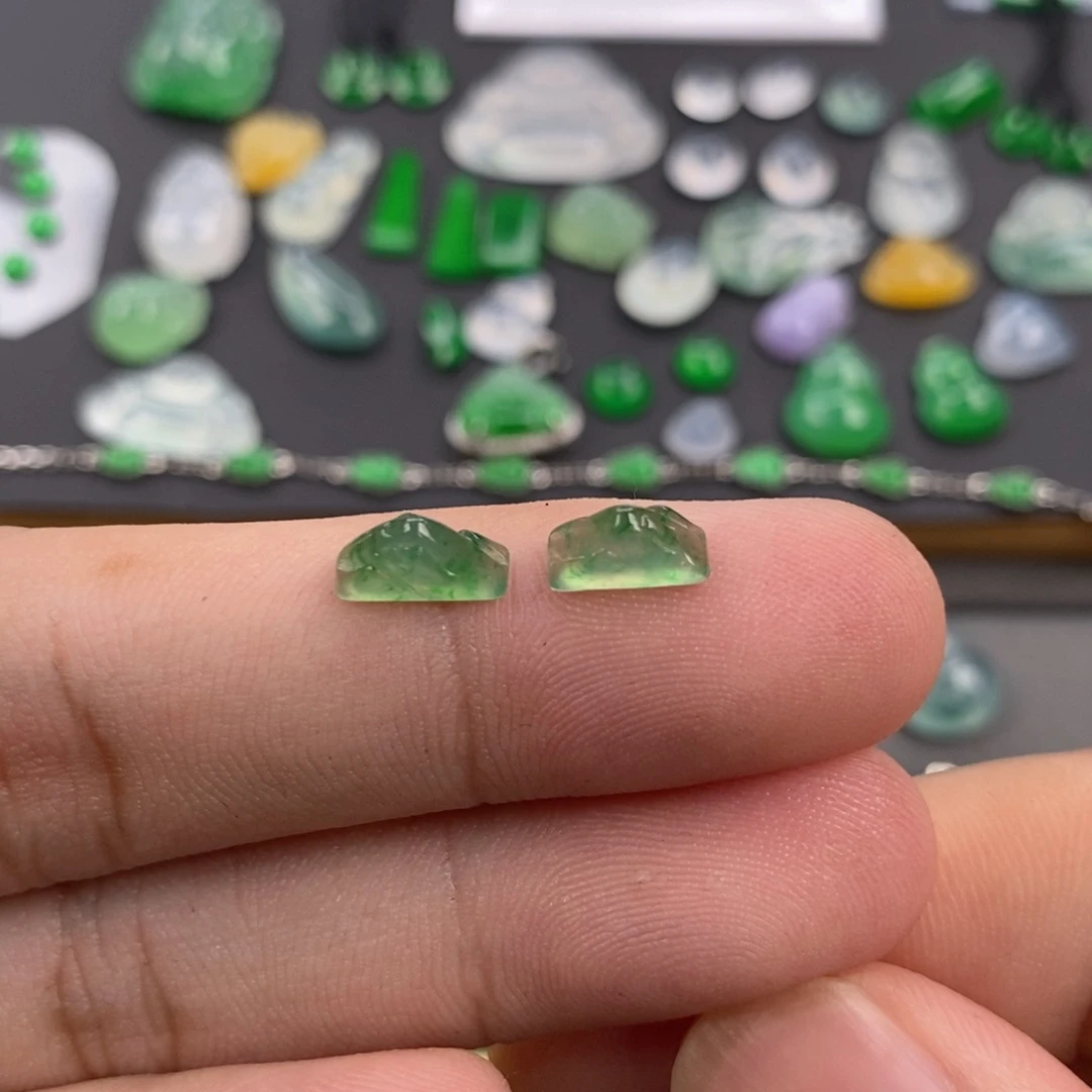 翡翠未镶嵌耳钉翡翠