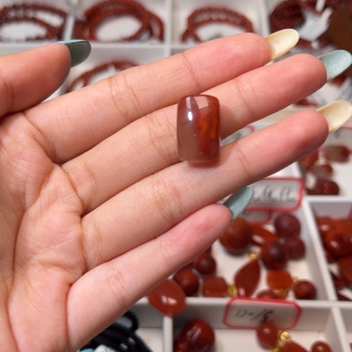 南红玛瑙未镶嵌颈饰玫红无事牌吊坠