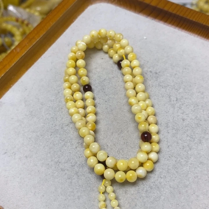 蜜蜡未镶嵌裸石串