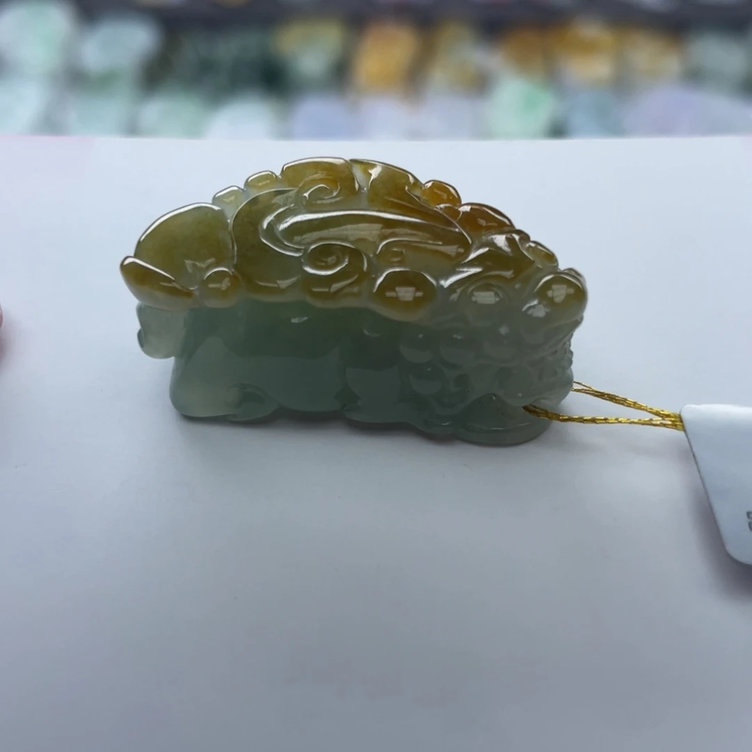 翡翠颈饰未镶嵌貔貅