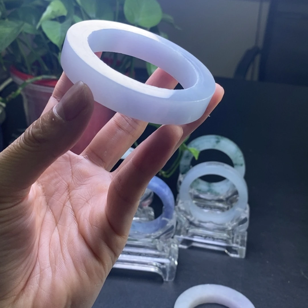 夏***琳定制翡翠未镶嵌毛胚发一个