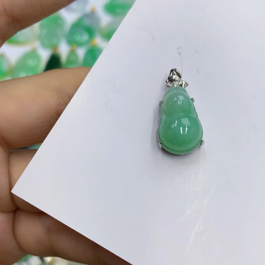 翡翠银S925镶嵌颈饰翡翠