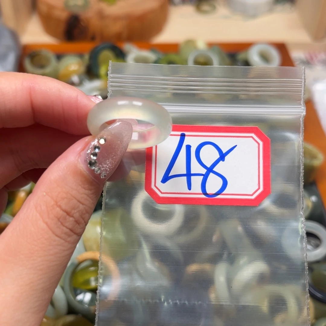 小***珠蛇纹石玉未镶嵌珠宝奇石