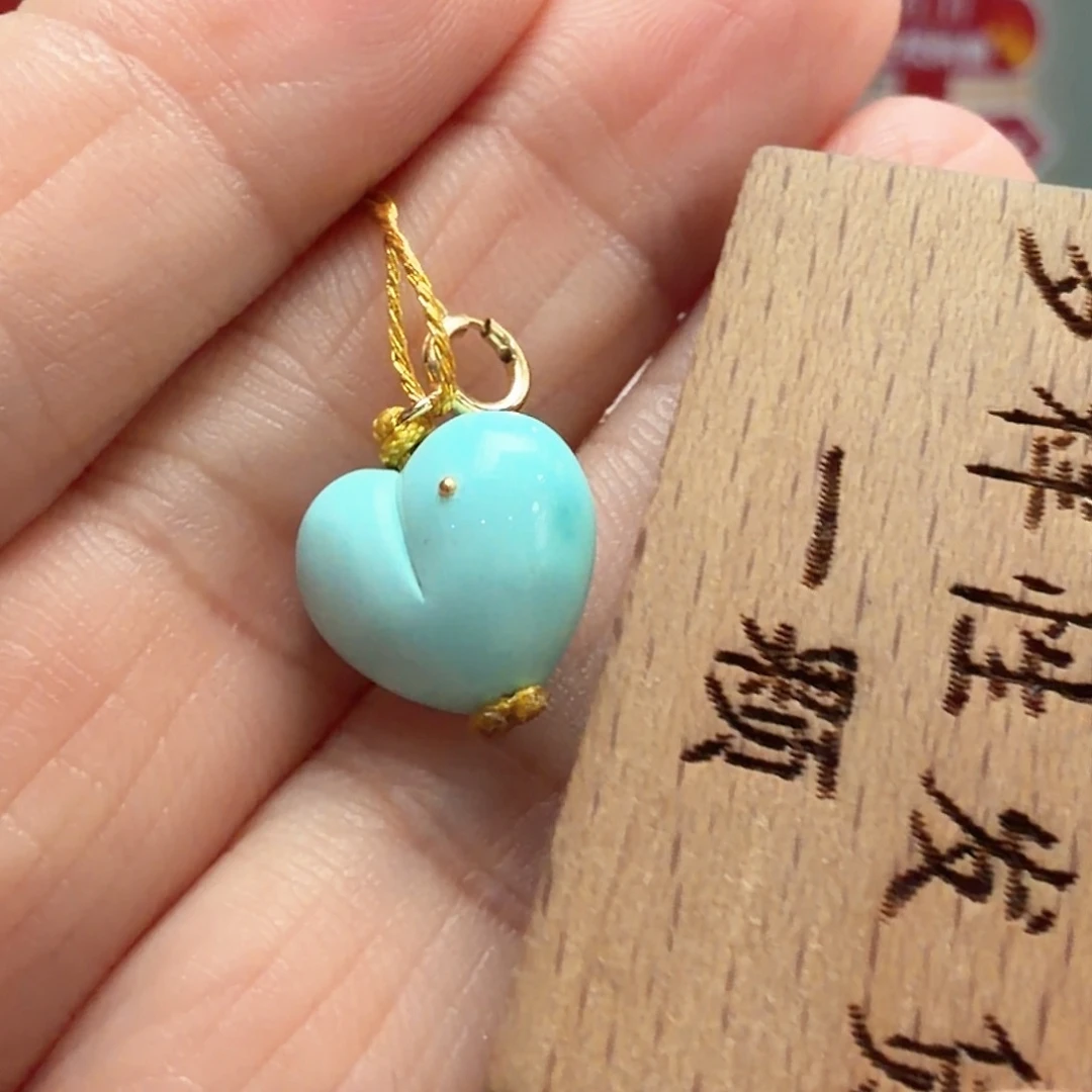 绿松石未镶嵌颈饰