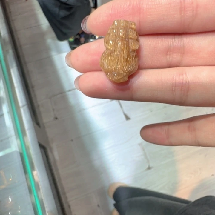 火***1颈饰未镶嵌水晶金版钛貔貅
