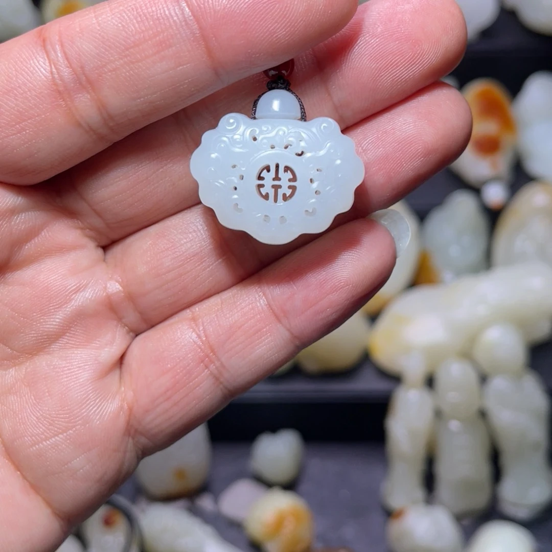 和田玉颈饰未镶嵌忍****忍