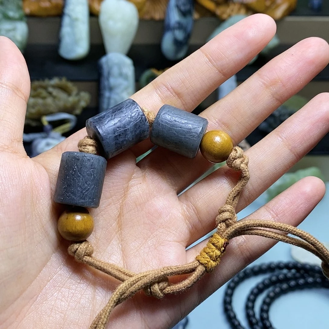 颈饰未镶嵌和田玉寥***！