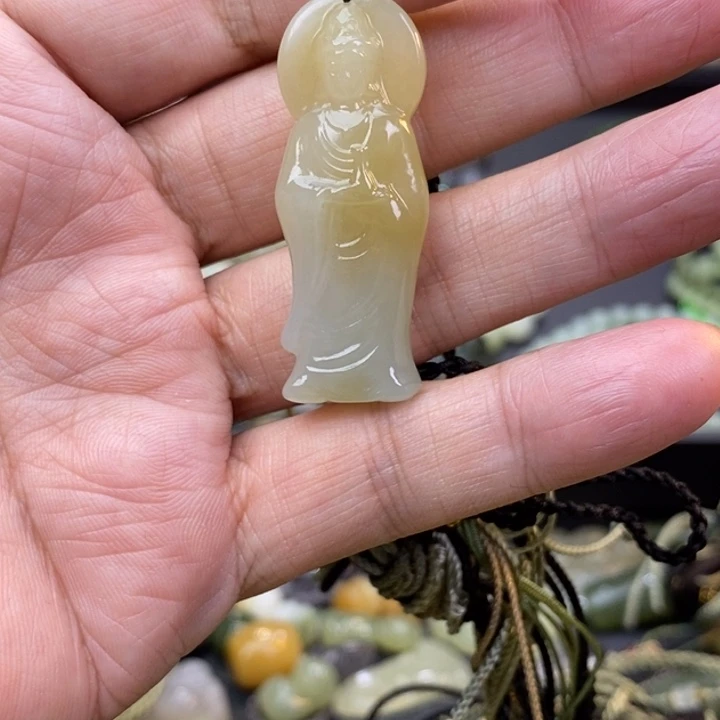 和田玉未镶嵌颈饰