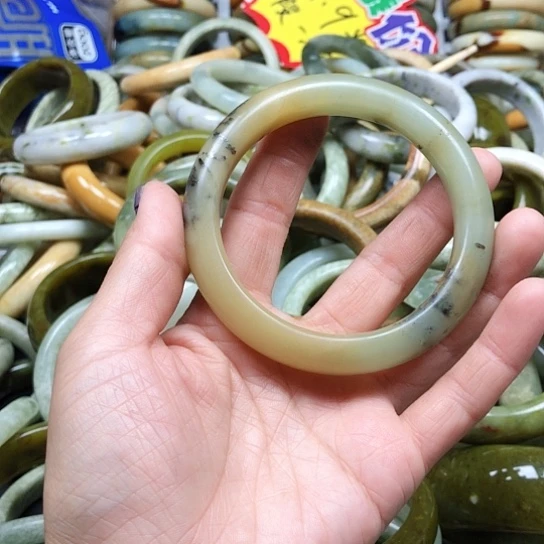 未镶嵌蛇纹石玉手镯樱*