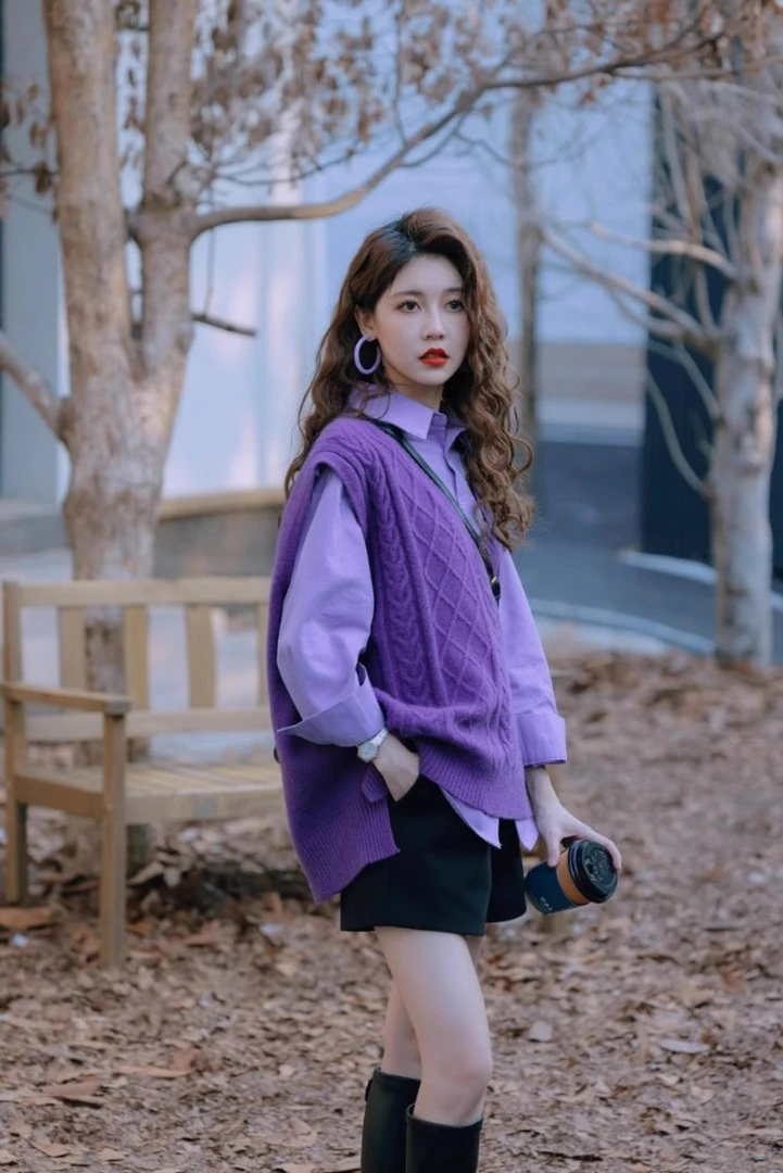 高级感韩系穿搭2025春季新款女装减龄漂亮紫色衬衫马甲短裤三件套