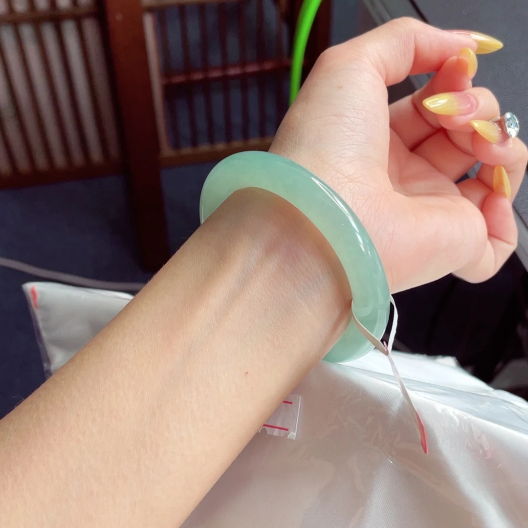 翡翠手镯未镶嵌5051圈99