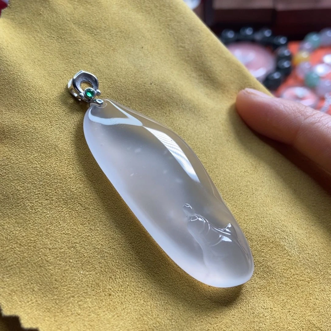 石英质玉颈饰银S925镶嵌叶*钦