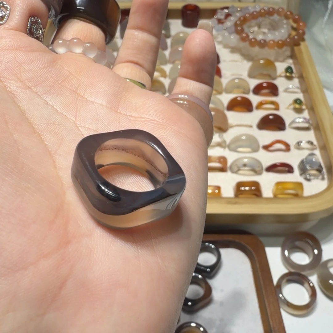 禾***渭玛瑙/玉髓未镶嵌戒指港13