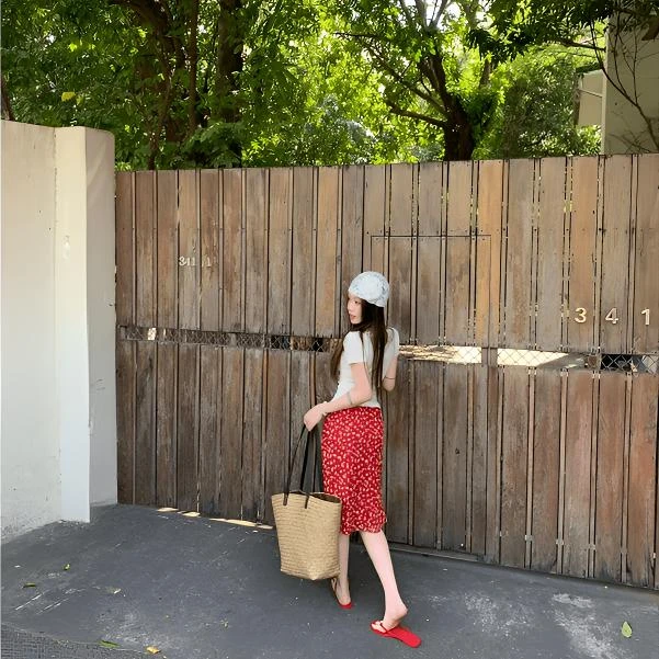 法式复古红色小碎花半身裙春夏季新款洋气百搭收腰显瘦包臀裙