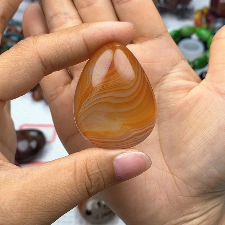 悟***州未镶嵌颈饰玛瑙/玉髓