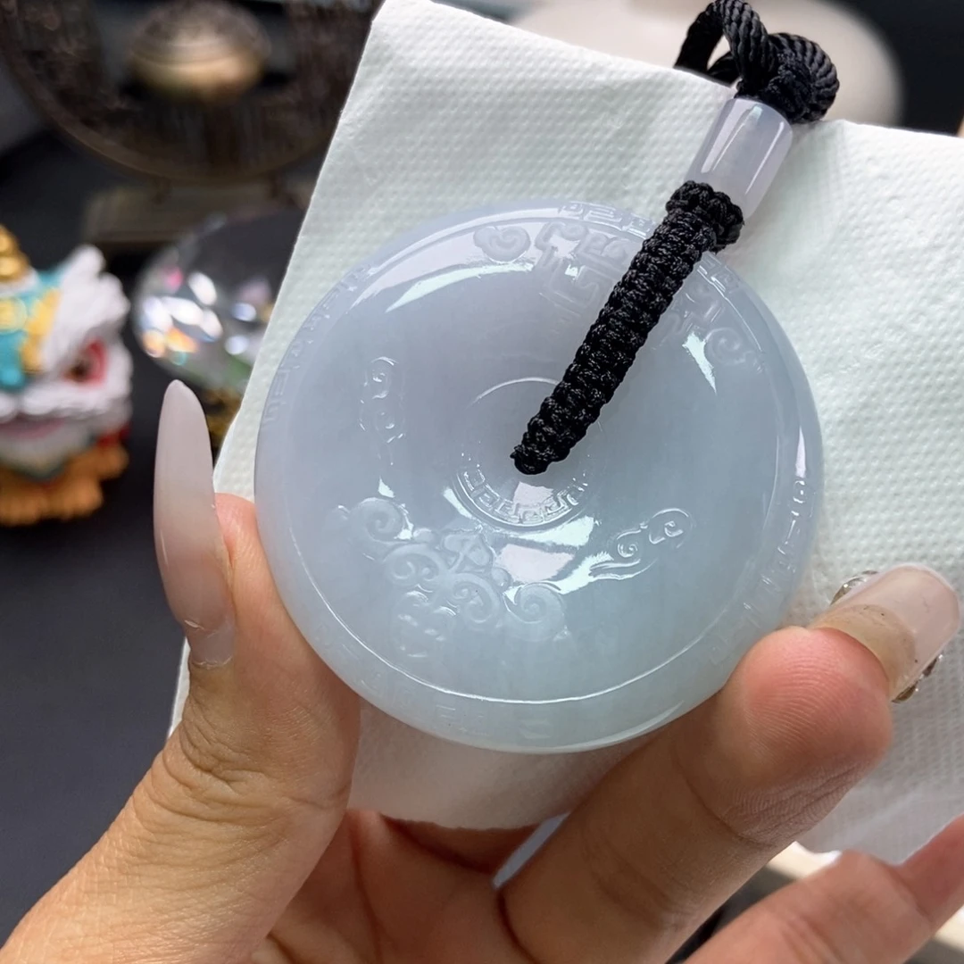 翡翠挂件未镶嵌翡翠