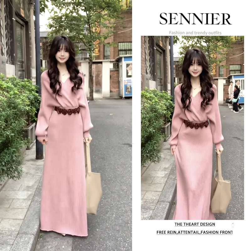 秋季温柔系穿搭女2025新款法式气质温柔v领收腰针织长袖连衣裙女