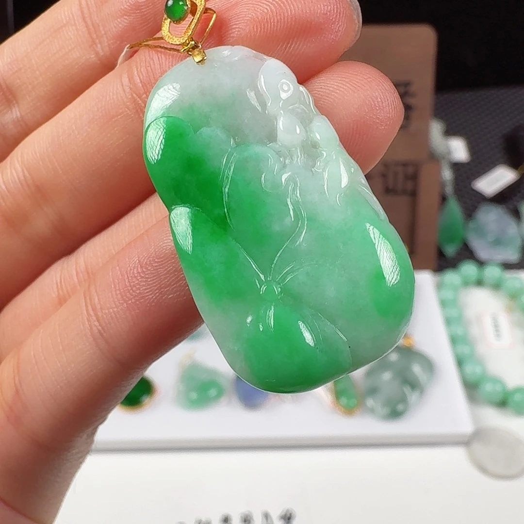 翡翠18K金镶嵌颈饰