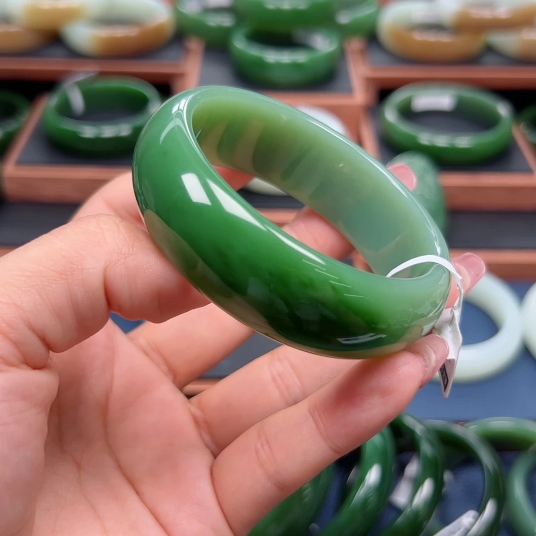 未镶嵌手镯和田玉（碧玉）