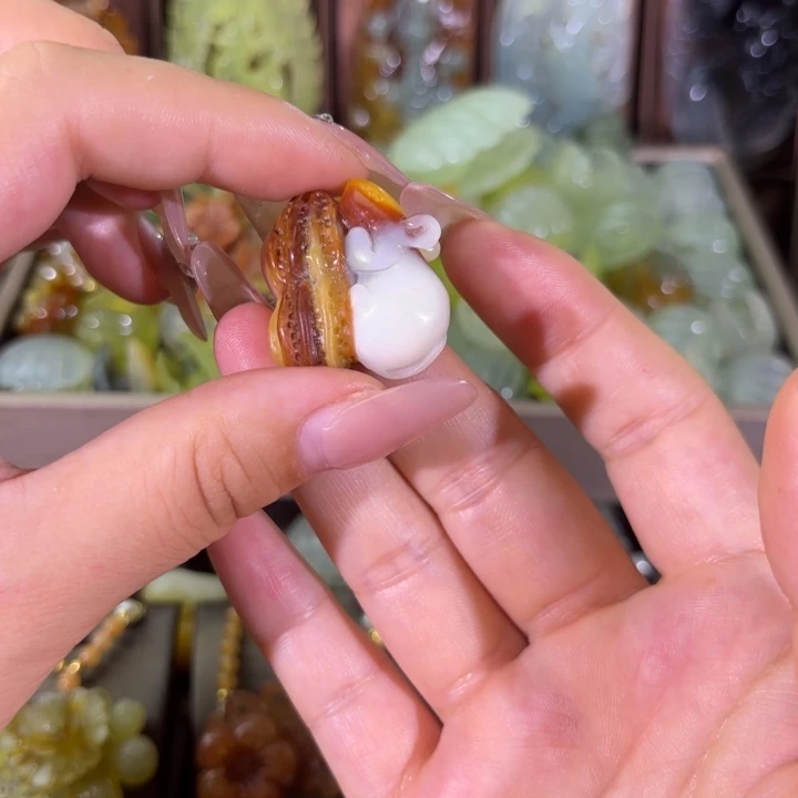 蛇纹石玉合金颈饰