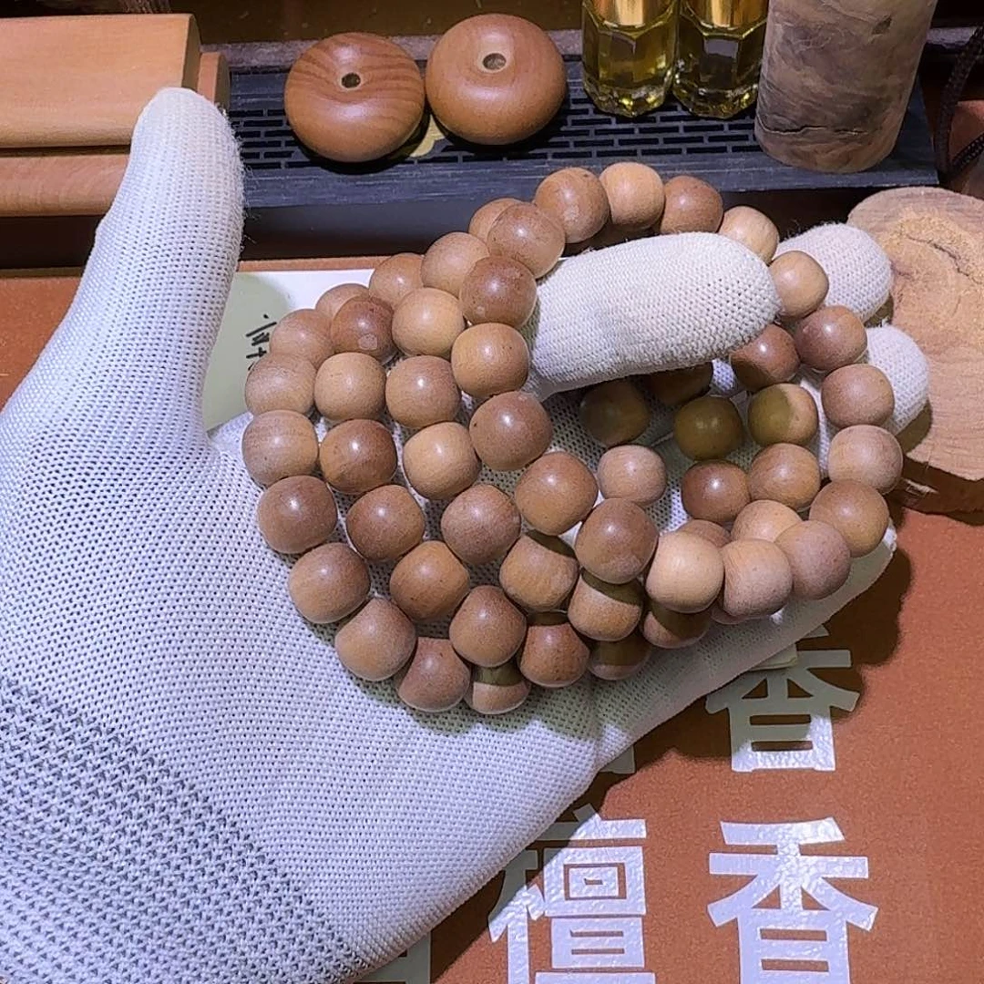 檀香木11.12×18颗黑肉横纹微瑕