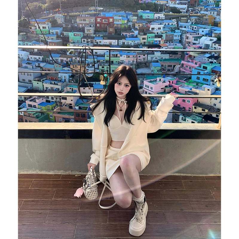 2025年秋季新款chic网红同款连帽卫衣外套女+内搭吊带+高腰半身裙