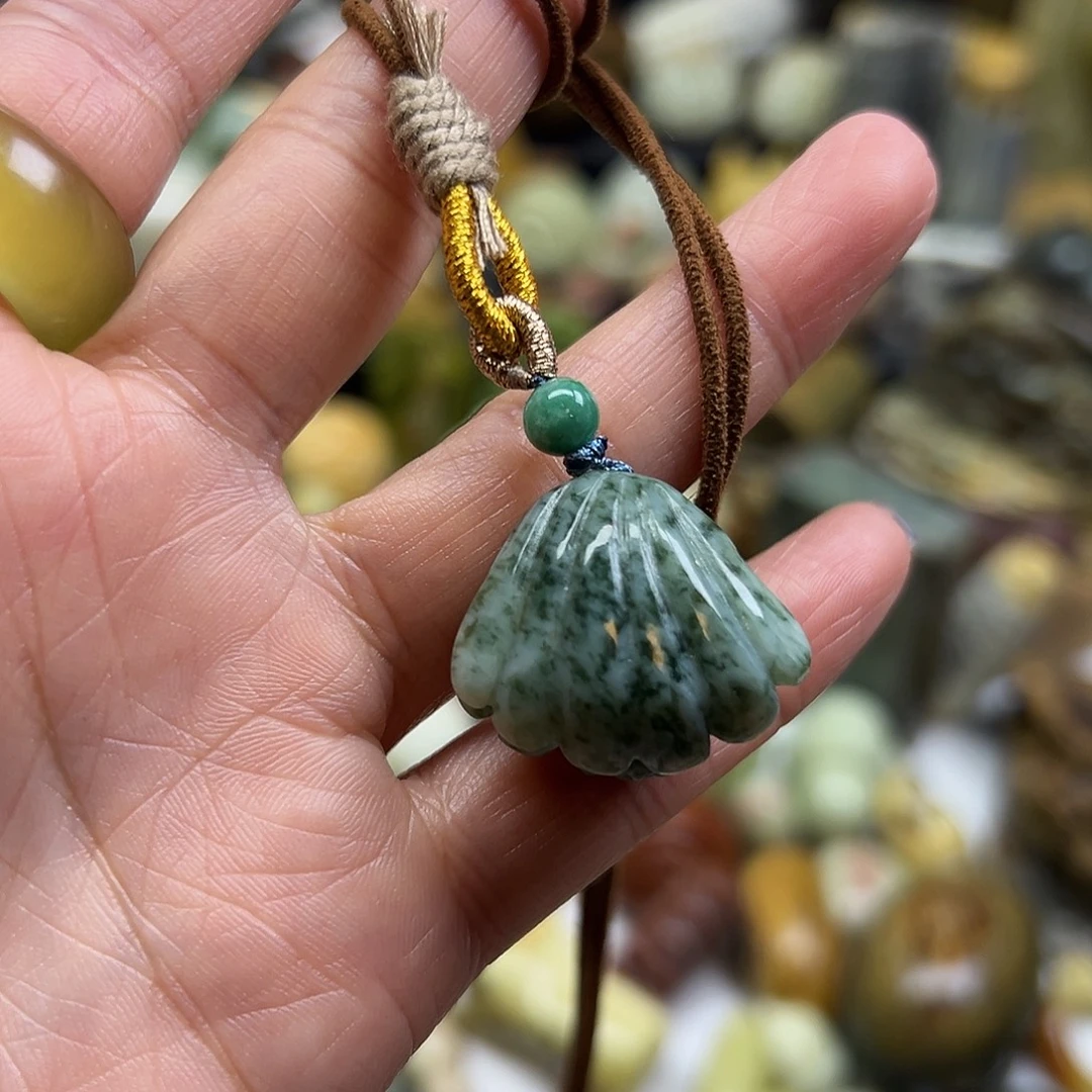 岫玉未镶嵌颈饰翠花料辈辈福