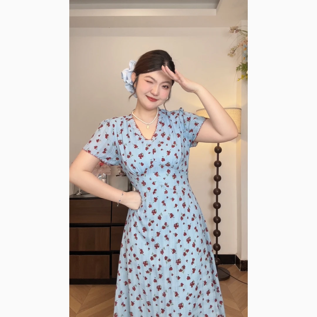 微胖mm夏日温柔碎花漂亮独特连衣裙法式气质高级感收腰长款女装裙