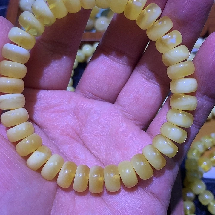 未镶嵌琥珀珠宝奇石