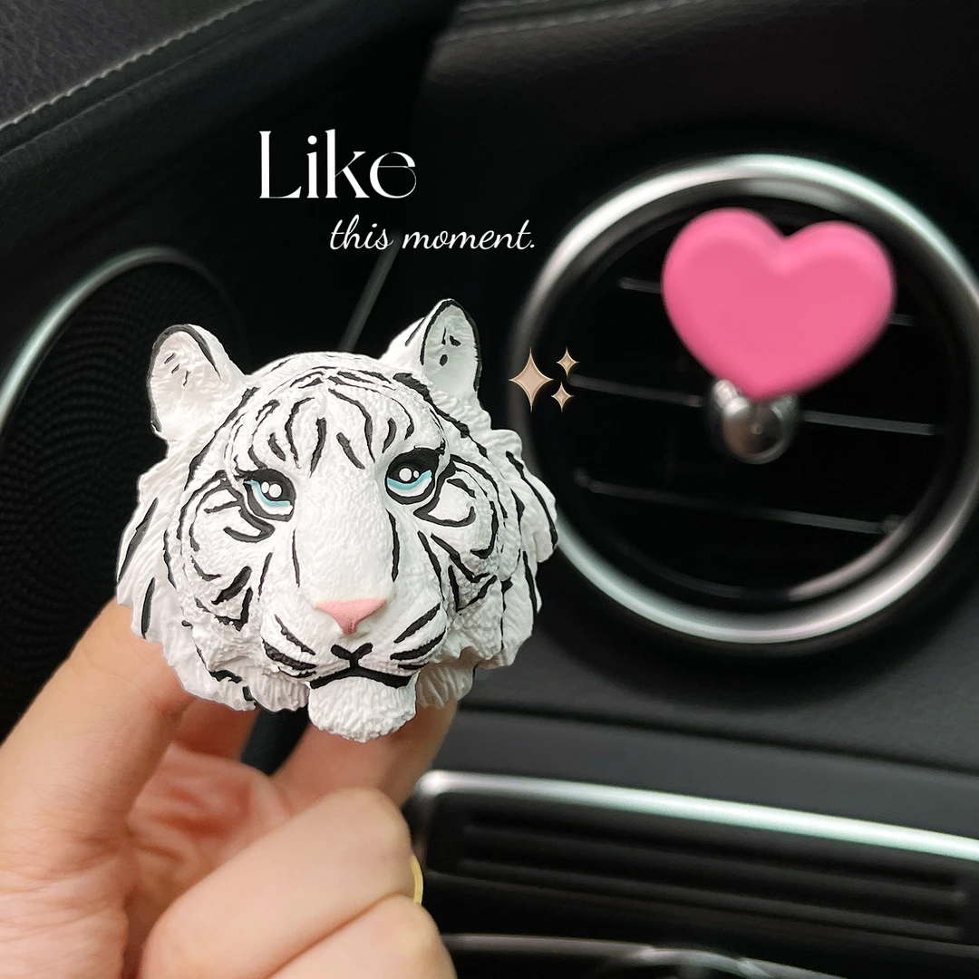 心有猛虎细嗅蔷薇新款创意车载香薰出风口装饰品老虎头扩香石礼物