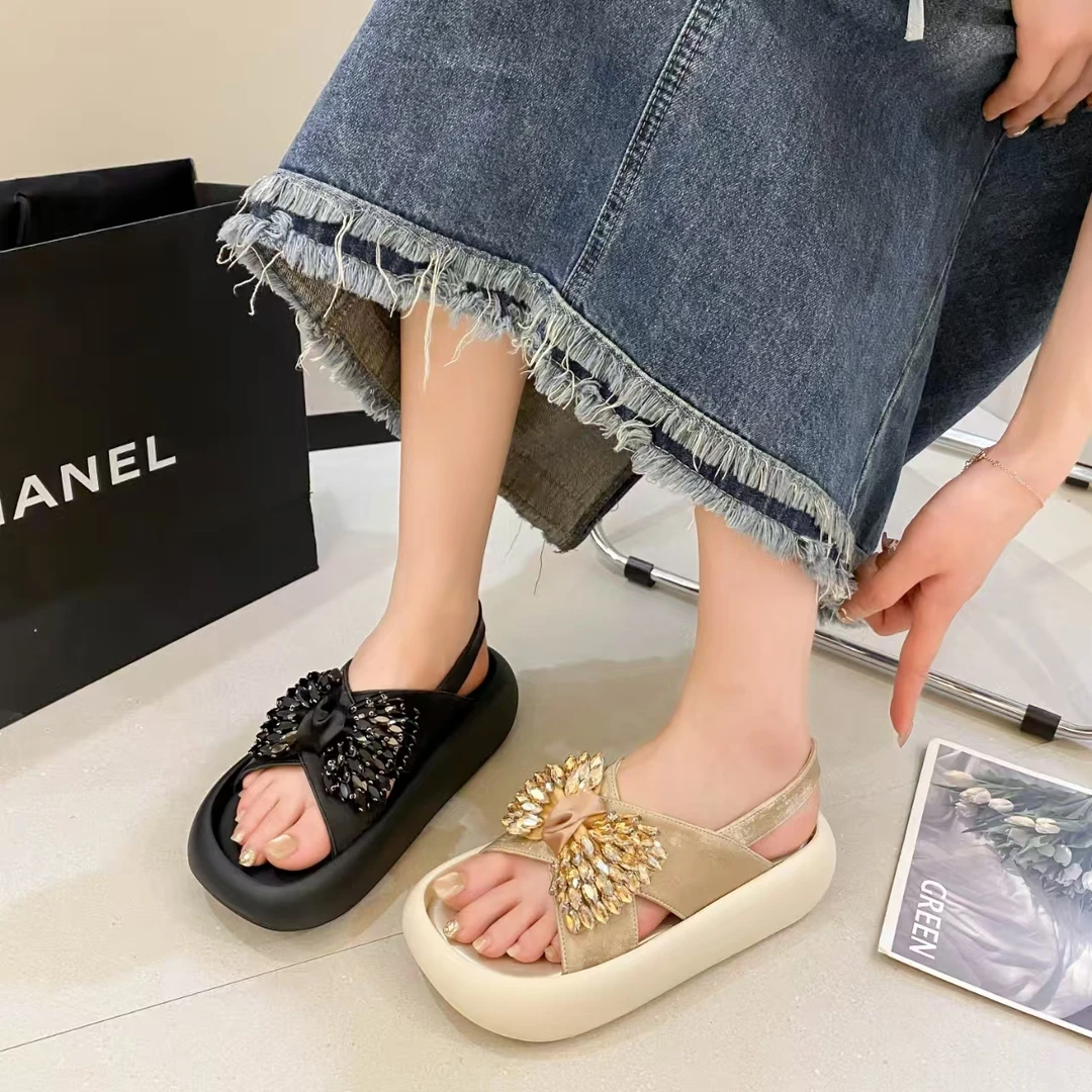 8891凉鞋时装凉鞋软底不累脚女士凉鞋网红平底沙丘废土风