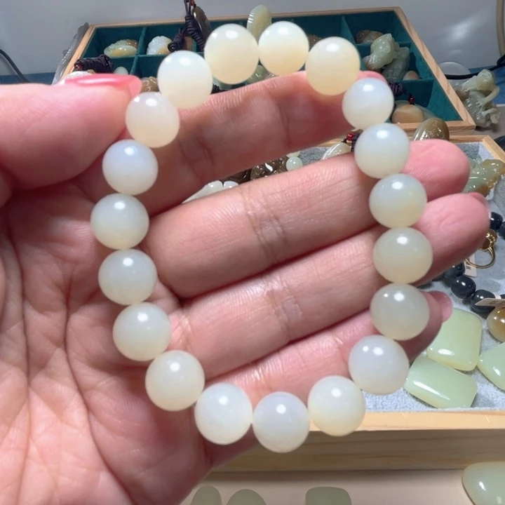 吉***。未镶嵌和田玉（糖玉）珠宝半成品