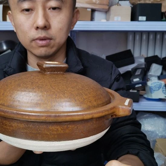 铁扁砂锅。。。。。。。。。。。。。。。