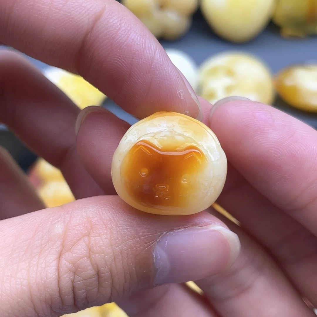 琥珀裸石未镶嵌蜜蜡