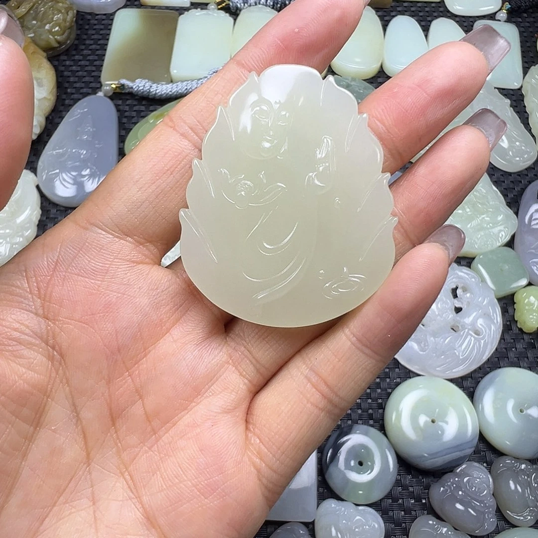 和田玉未镶嵌颈饰卡48.3