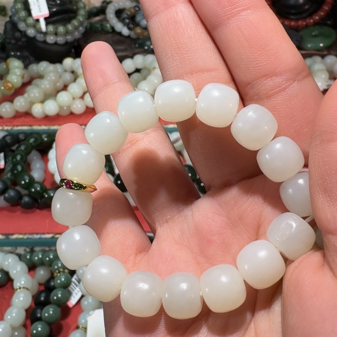 ****轻和田玉未镶嵌手链