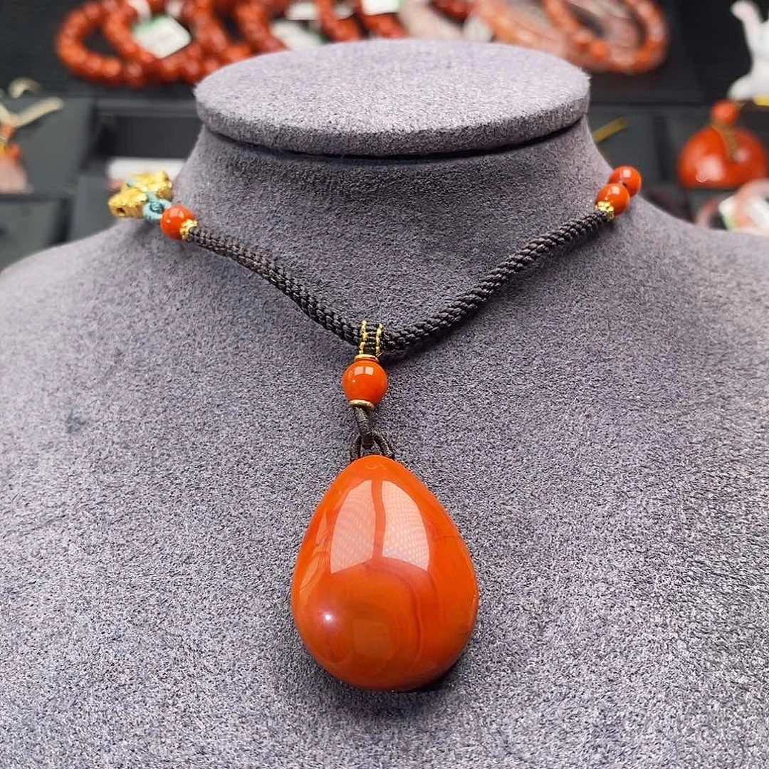 南红玛瑙未镶嵌四川凉山水滴吊坠