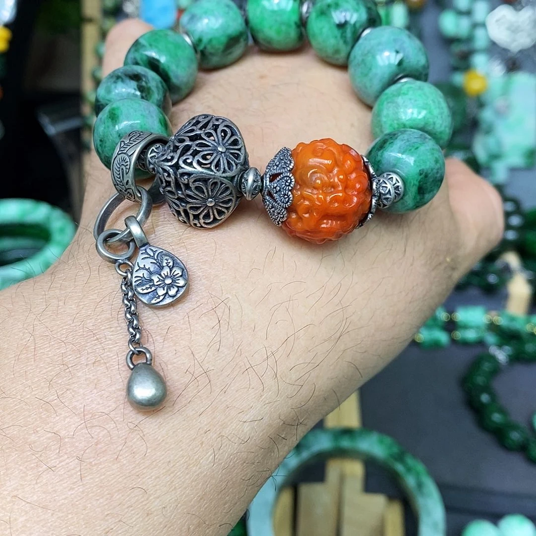 未镶嵌手链翡翠漂亮美眉