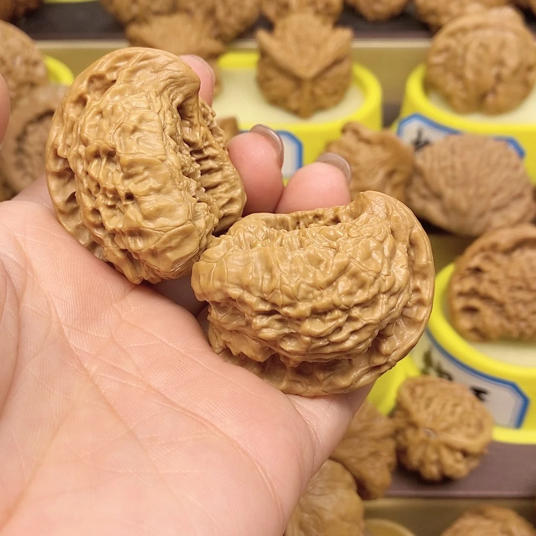 文玩核桃吊坠石*座山雕